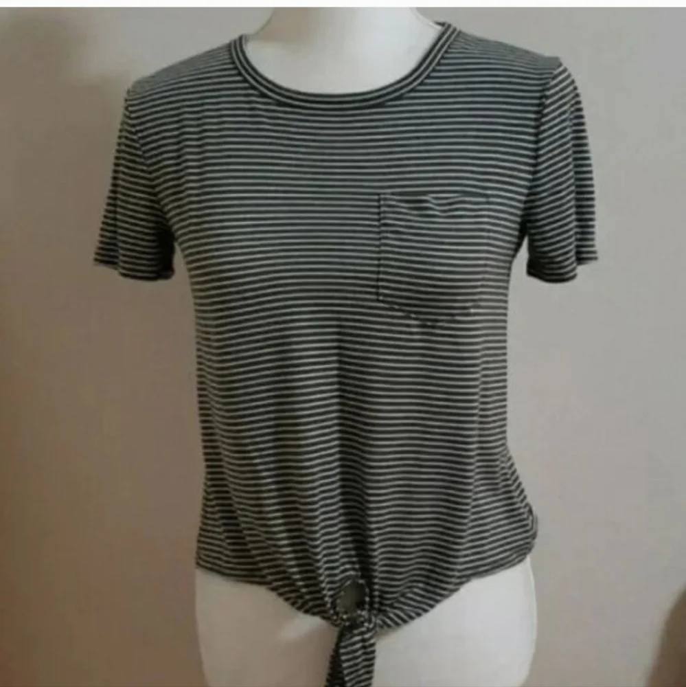 J. Crew Tee Shirt Green Stripe Short Sleeve Crewneck Tie Knot size XS